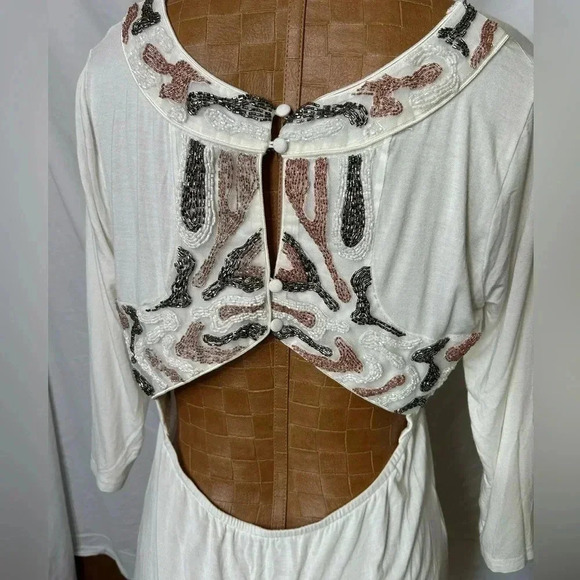 BKE Tops - BKE Boutique sexy back beaded top